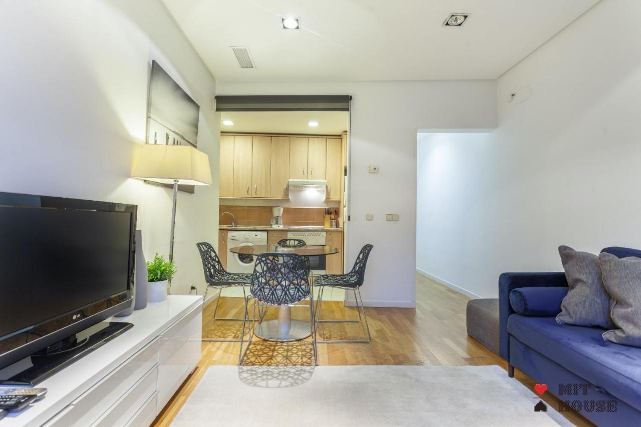 Mit House Puerta Del Sol III En Madrid Apartment Екстериор снимка